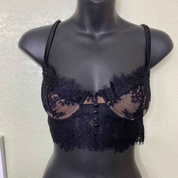 Black Floral Lace Under Wire Bra With Ajustable Straps and Gold Hardwear Small - Picture 2 of 10